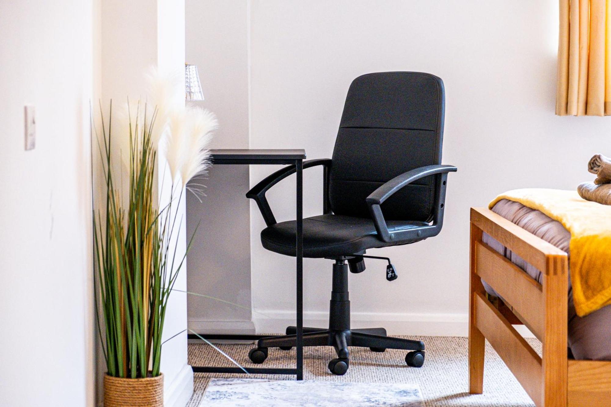 Central Suite Near Mailbox, King Bed, Ping Pong, Netflix, Sleeps 4 Birmingham Eksteriør bilde