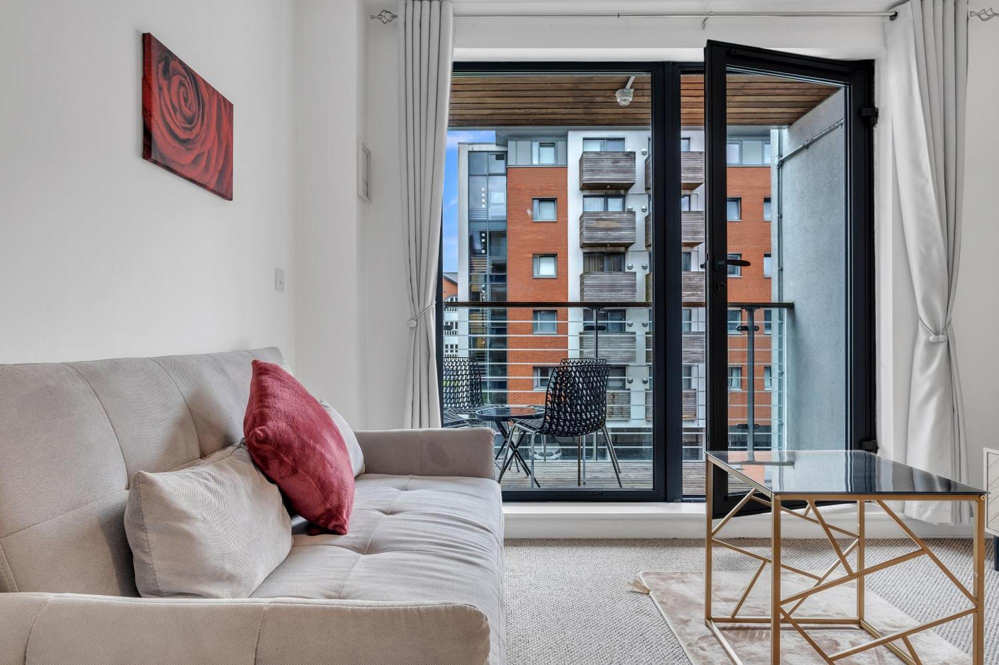 Central Suite Near Mailbox, King Bed, Ping Pong, Netflix, Sleeps 4 Birmingham Eksteriør bilde