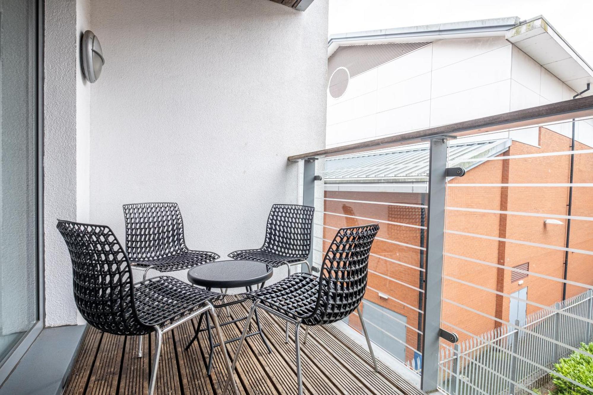 Central Suite Near Mailbox, King Bed, Ping Pong, Netflix, Sleeps 4 Birmingham Eksteriør bilde
